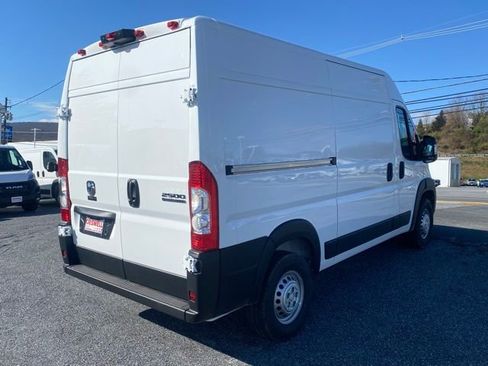 New 2026 RAM ProMaster 2500 w/ Convenience Group image 8