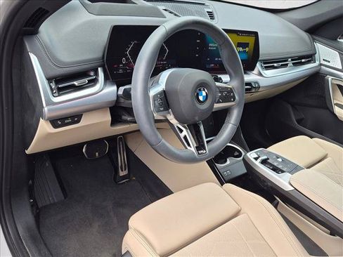 Used 2023 BMW X1 xDrive28i w/ Premium Package AWD/4WD image 3