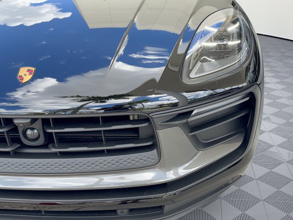 Used 2023 Porsche Macan Turbo AWD/4WD image 11