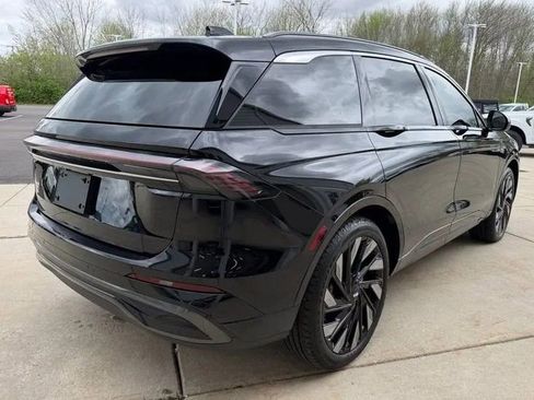 Used 2025 Lincoln Nautilus Black Label image 5