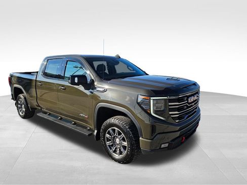 Used 2024 GMC Sierra 1500 AT4 w/ AT4 Preferred Package AWD/4WD image 4