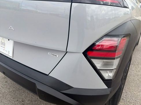 Used 2024 Hyundai Kona SEL image 34