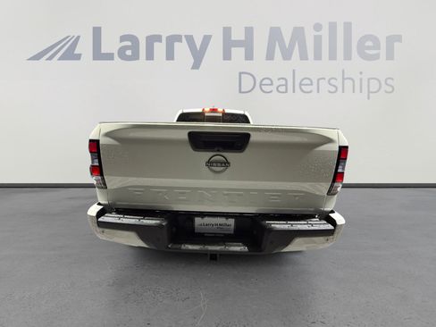 New 2026 Nissan Frontier SV image 4