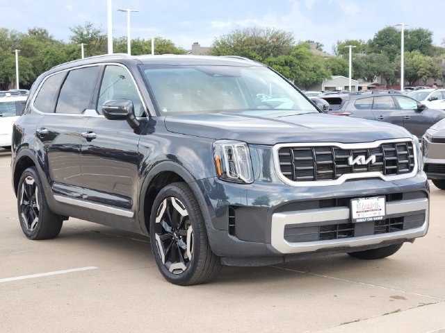Used 2023 Kia Telluride S AWD/4WD image 2