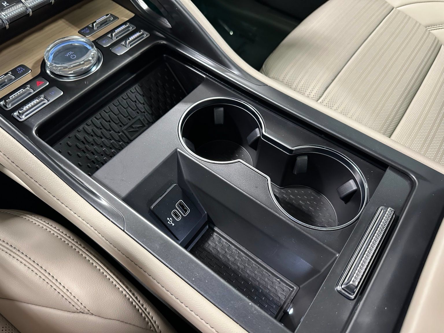Used 2025 Lincoln Nautilus Reserve AWD/4WD image 36
