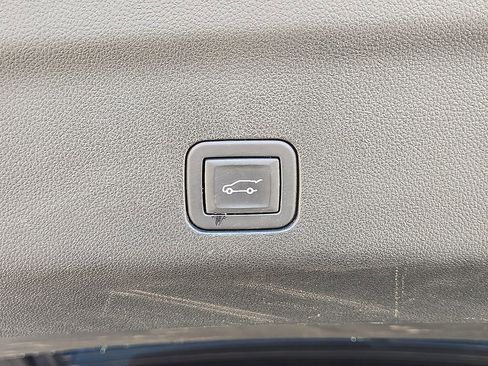 Used 2024 Chevrolet Tahoe LT image 14