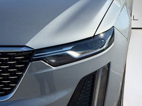 Used 2025 Cadillac XT6 Luxury image 9