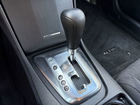 Used 2012 Nissan Altima 3.5 SR image 16