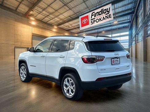 Used 2024 Jeep Compass Latitude AWD/4WD image 6