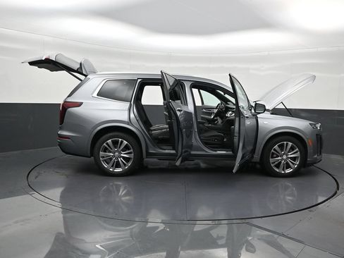 Used 2024 Cadillac XT6 Premium Luxury FWD image 33