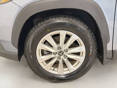 Used 2022 Toyota Corolla Cross LE AWD/4WD image 29
