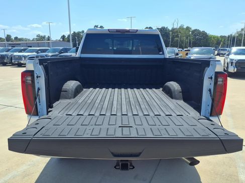 Used 2025 GMC Sierra 2500 Denali w/ Denali Reserve Package AWD/4WD image 10