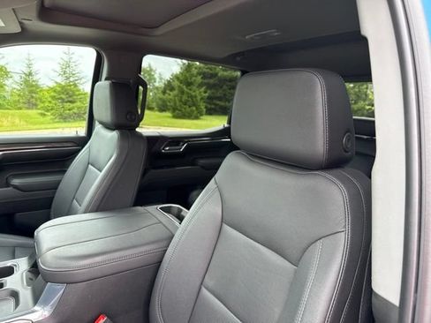Used 2024 Chevrolet Silverado 1500 LTZ w/ LTZ Premium Package AWD/4WD image 17