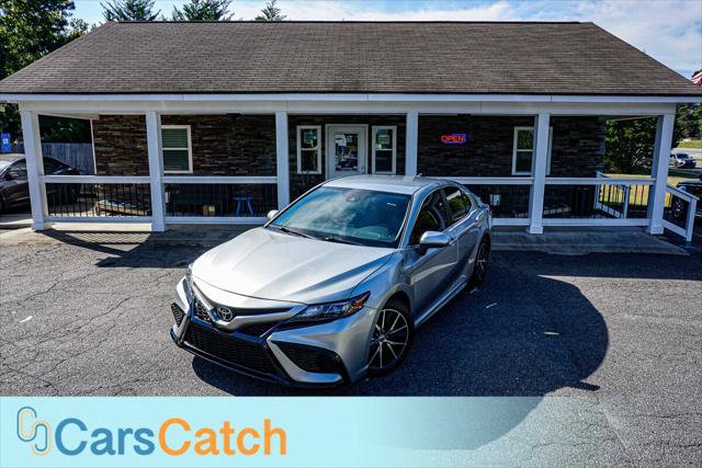 Used 2021 Toyota Camry SE FWD image 2