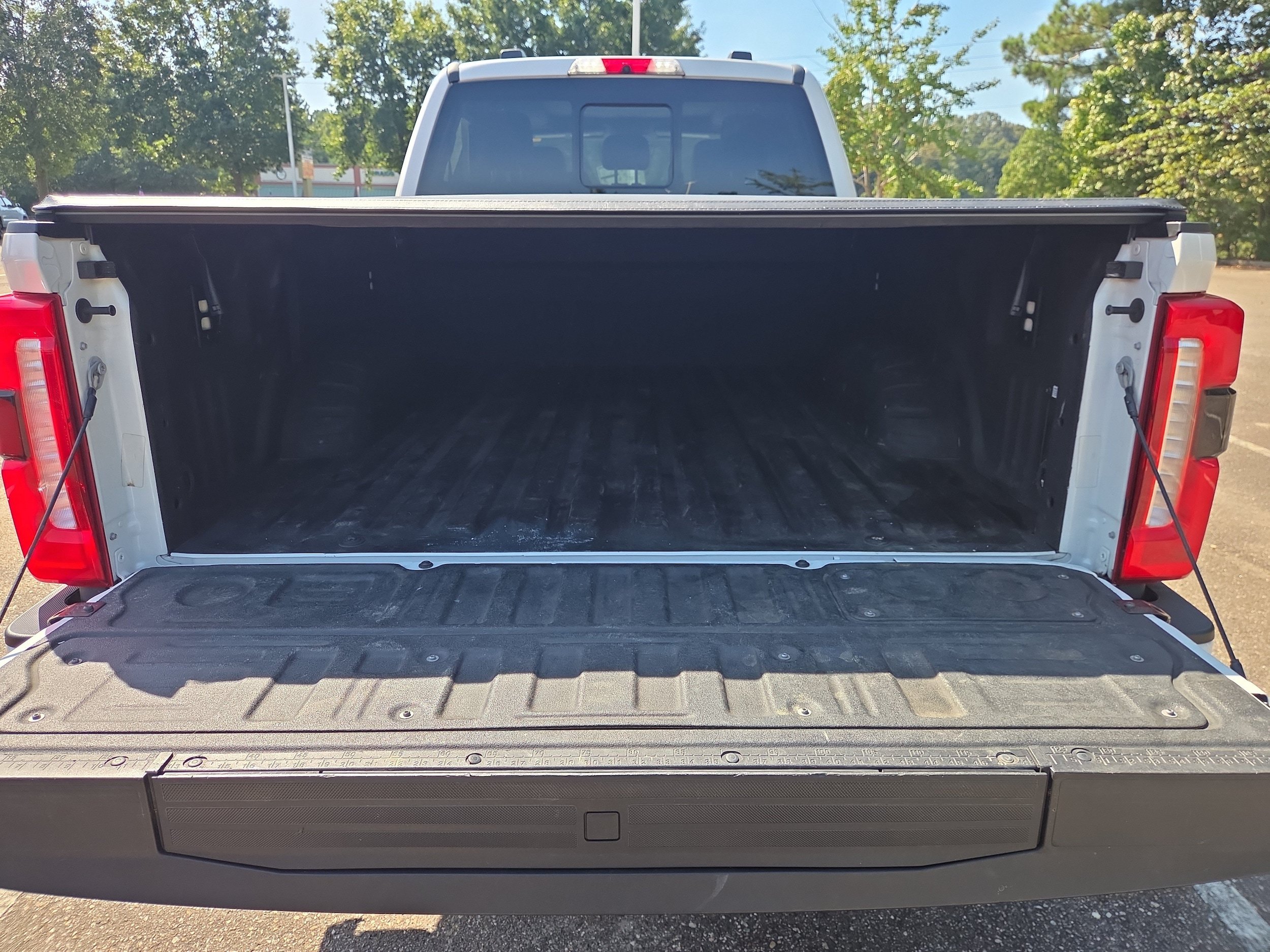Used 2024 Ford F250 Lariat w/ Lariat Ultimate Package AWD/4WD image 11