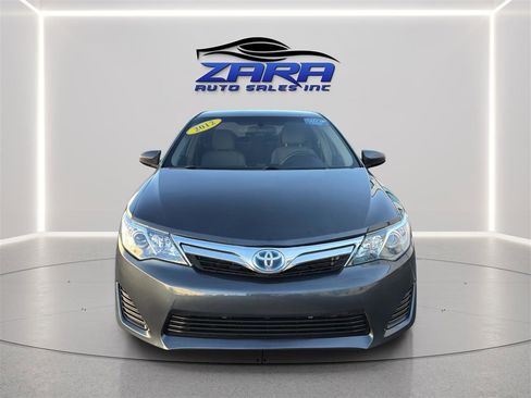 Used 2012 Toyota Camry LE image 2