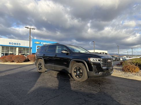 Used 2023 GMC Acadia AT4 w/ Preferred Package image 3