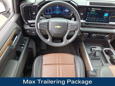 Used 2025 Chevrolet Silverado 1500 High Country w/ Technology Package AWD/4WD image 3