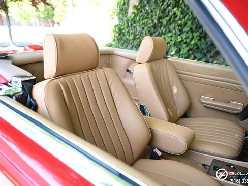 Used 1987 Mercedes-Benz 560 SL image 24