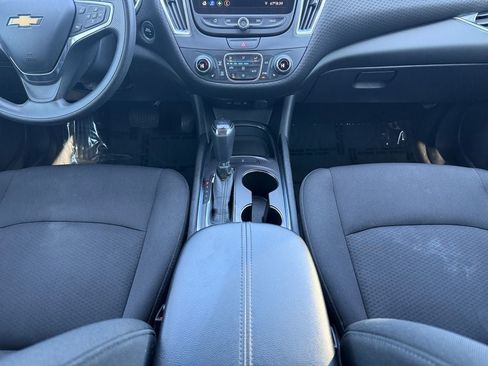 Used 2019 Chevrolet Malibu LT FWD image 12