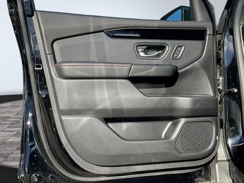 Used 2025 Honda Pilot TrailSport image 25