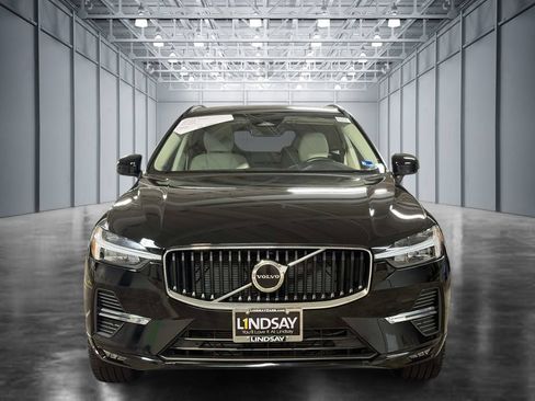 Used 2023 Volvo XC60 B5 Core AWD/4WD image 8
