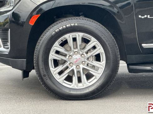Used 2023 GMC Yukon SLT AWD/4WD image 36