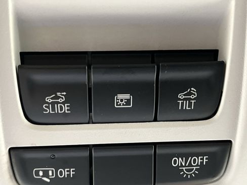 Certified 2024 Buick Envision Sport Touring image 30