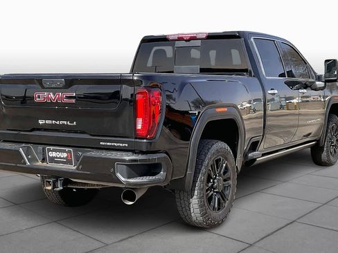 Used 2021 GMC Sierra 2500 Denali w/ Denali Black Diamond Edition image 13
