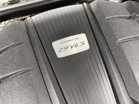 Used 2023 Porsche Macan S AWD/4WD image 60