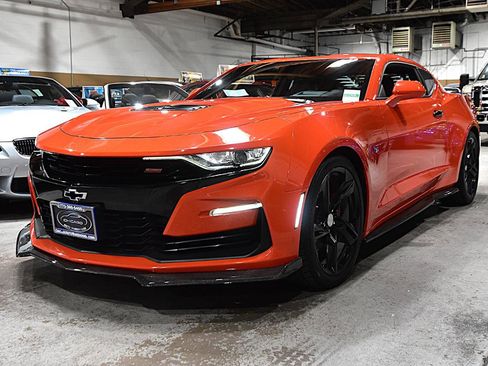 Used 2019 Chevrolet Camaro SS RWD image 5
