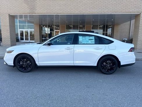 New 2025 Honda Accord SE image 1