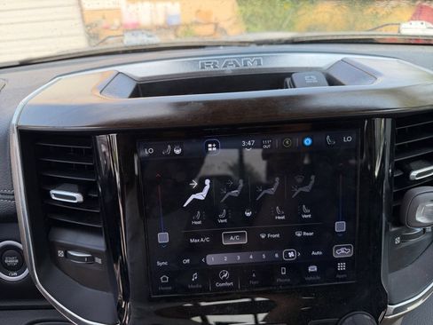Used 2022 RAM 1500 Laramie AWD/4WD image 21