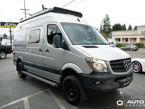 Used 2018 Mercedes-Benz Sprinter 2500 image 4
