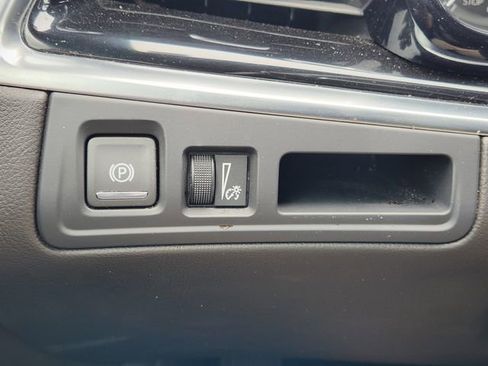 Used 2024 Cadillac XT6 Premium Luxury image 24