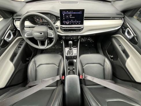 Used 2024 Jeep Compass Limited image 22