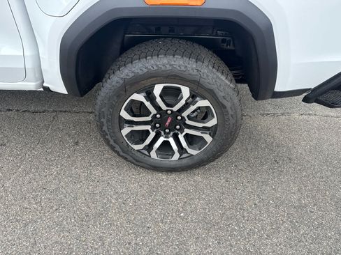 New 2026 GMC Canyon AT4 w/ Technology Plus Package AWD/4WD image 9