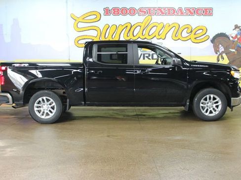 Used 2023 Chevrolet Silverado 1500 LT image 1