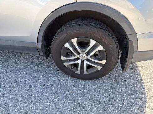 Used 2016 Toyota RAV4 LE image 9