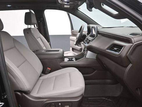 Used 2024 Chevrolet Tahoe Z71 w/ Luxury Package AWD/4WD image 14