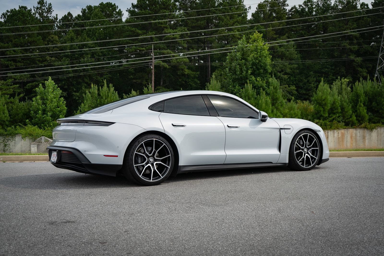 Used 2023 Porsche Taycan RWD image 18