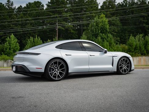Used 2023 Porsche Taycan RWD image 18
