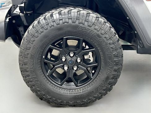 Used 2024 Jeep Wrangler Unlimited AWD/4WD image 27