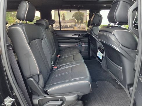 Certified 2023 Jeep Grand Wagoneer Series II AWD/4WD image 19