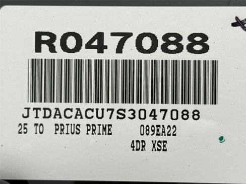 Used 2025 Toyota Prius Plug-In Hybrid image 41