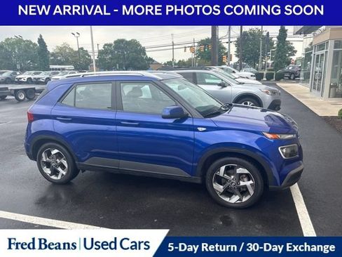 Used 2024 Hyundai Venue Limited FWD image 4