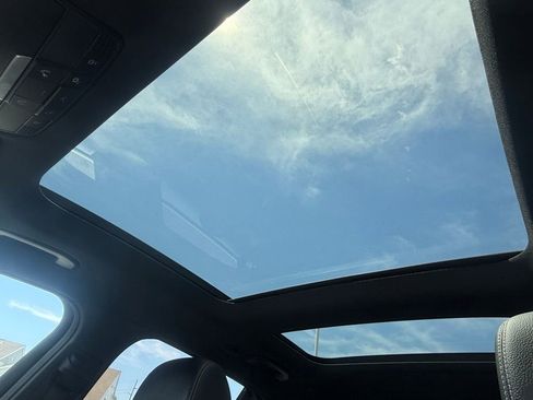 Used 2019 Mercedes-Benz GLC 300 4MATIC image 36