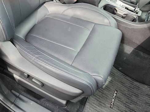 Used 2023 Subaru Ascent Limited image 14