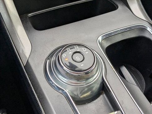 Used 2017 Ford Fusion SE image 17