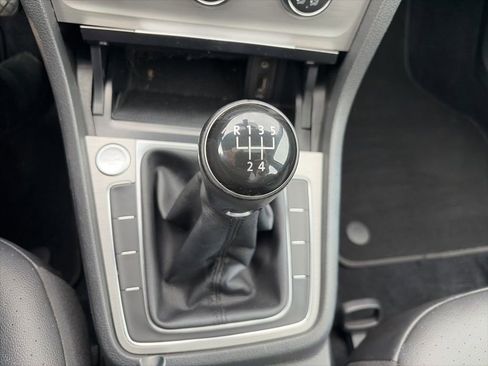 Used 2017 Volkswagen Golf Wolfsburg Edition FWD image 18